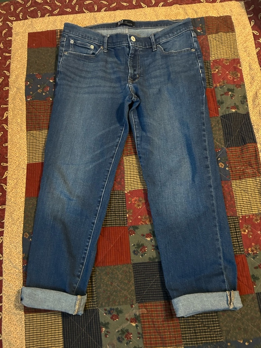 GAP Girlfriend Straight-Leg Medium Blue Denim Jeans - size 6/28